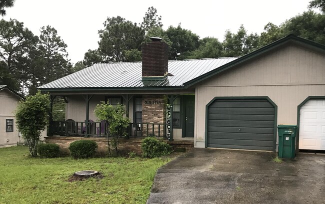 property at 2910 Crescent Southwest Cir