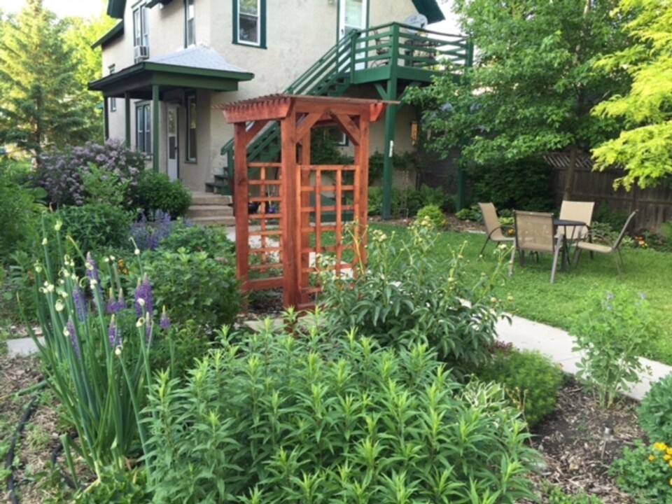 1020 19th Ave NE in Minneapolis, MN - Building Photo