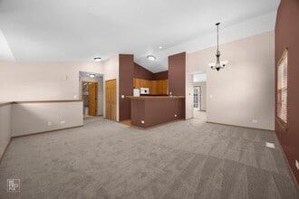 2532 Golf Ridge Cir in Naperville, IL - Building Photo - Building Photo