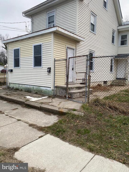 173 S Pine St in Bridgeton, NJ - Building Photo