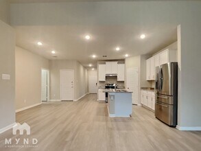 6815 Titan Pk in Converse, TX - Building Photo - Building Photo