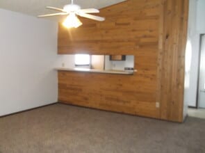 1002 Straka Terrace in Oklahoma City, OK - Building Photo - Building Photo