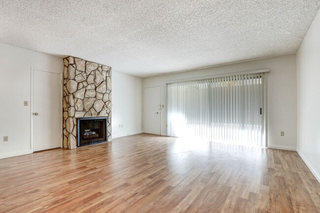 230 Pacific St in Santa Monica, CA - Building Photo - Building Photo