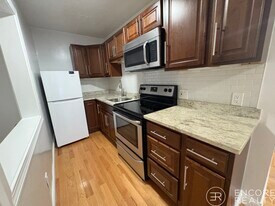 19 Peterborough St in Boston, MA - Building Photo