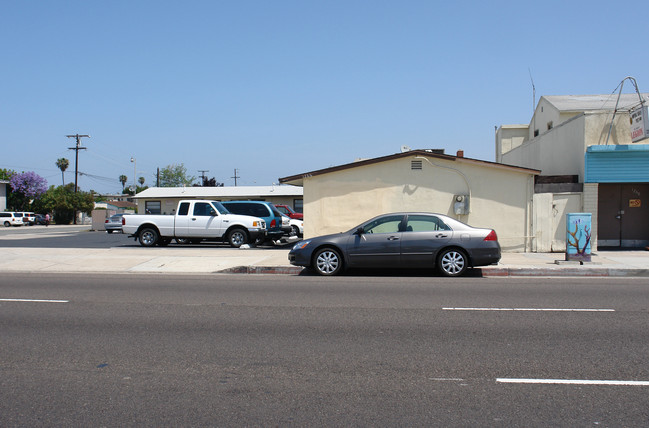 1252-1266 Palm Ave in Imperial Beach, CA - Building Photo - Building Photo