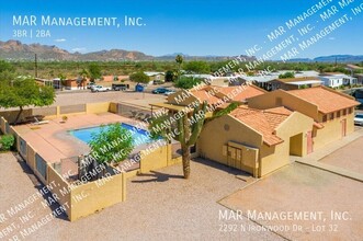 2292 N Ironwood Dr in Apache Junction, AZ - Foto de edificio - Building Photo