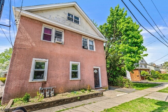 388 Cook Ave in Scotch Plains, NJ - Building Photo - Building Photo