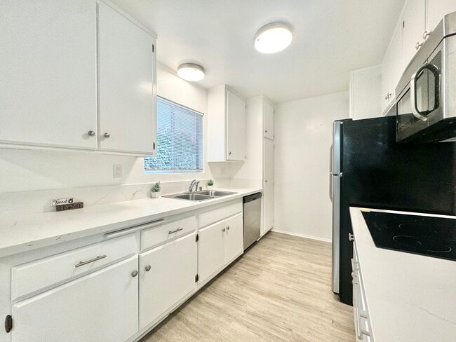 834 W 2nd St in Los Angeles, CA - Building Photo - Building Photo