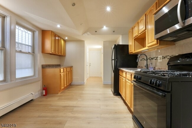 859 Lafayette St in Elizabeth, NJ - Building Photo - Building Photo