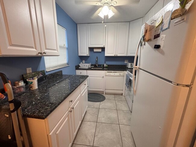 596 Saxony M in Delray Beach, FL - Building Photo - Building Photo