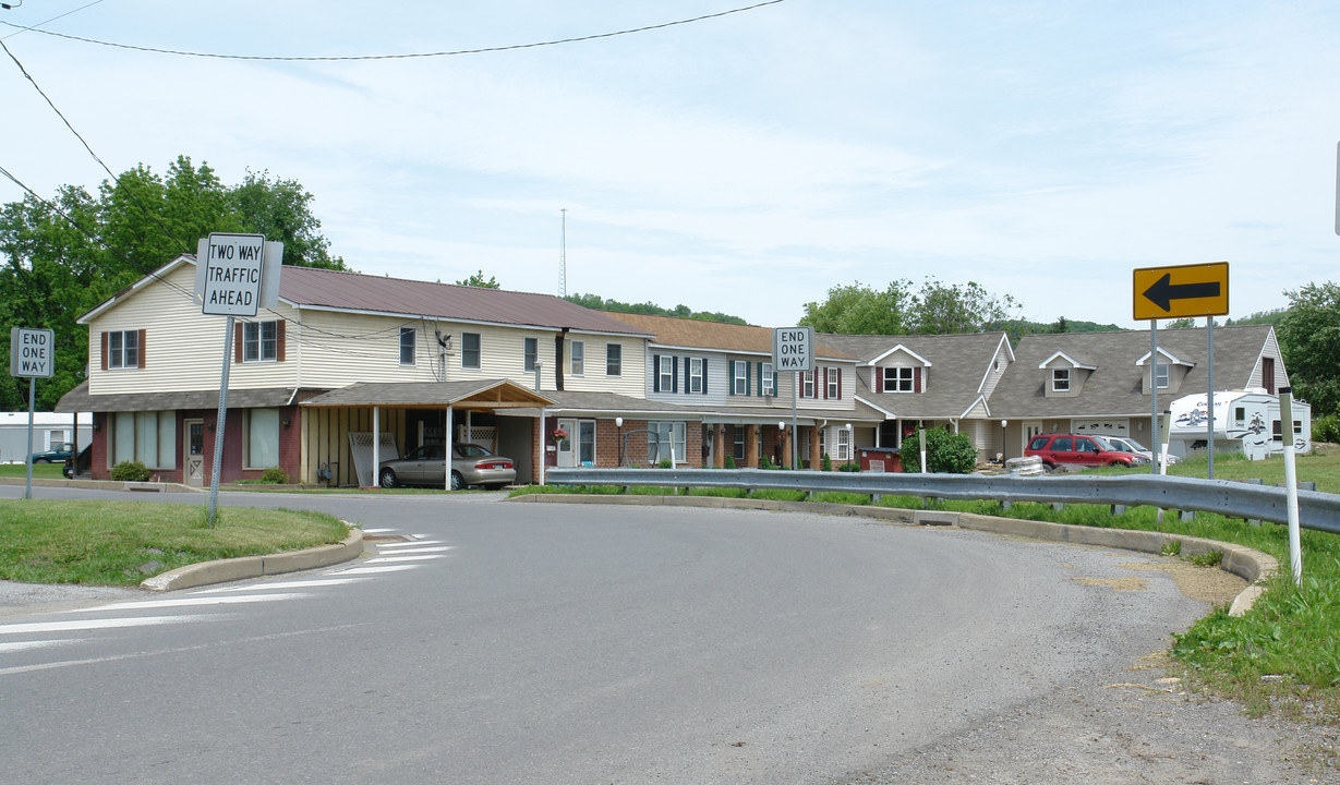 101 River Rd in Clearfield, PA - Foto de edificio