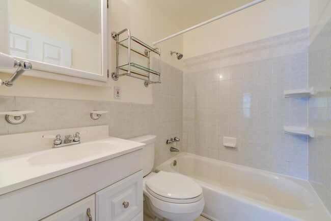 116 Graham Rd in Florissant, MO - Building Photo - Building Photo
