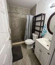 9287 NW 120th Terrace in Hialeah Gardens, FL - Building Photo - Building Photo
