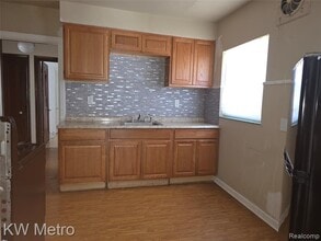 8595 Cloverlawn Ave in Detroit, MI - Building Photo - Building Photo