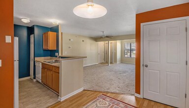 12947 Townsend Dr, Unit #611 in Grand Ledge, MI - Building Photo - Building Photo