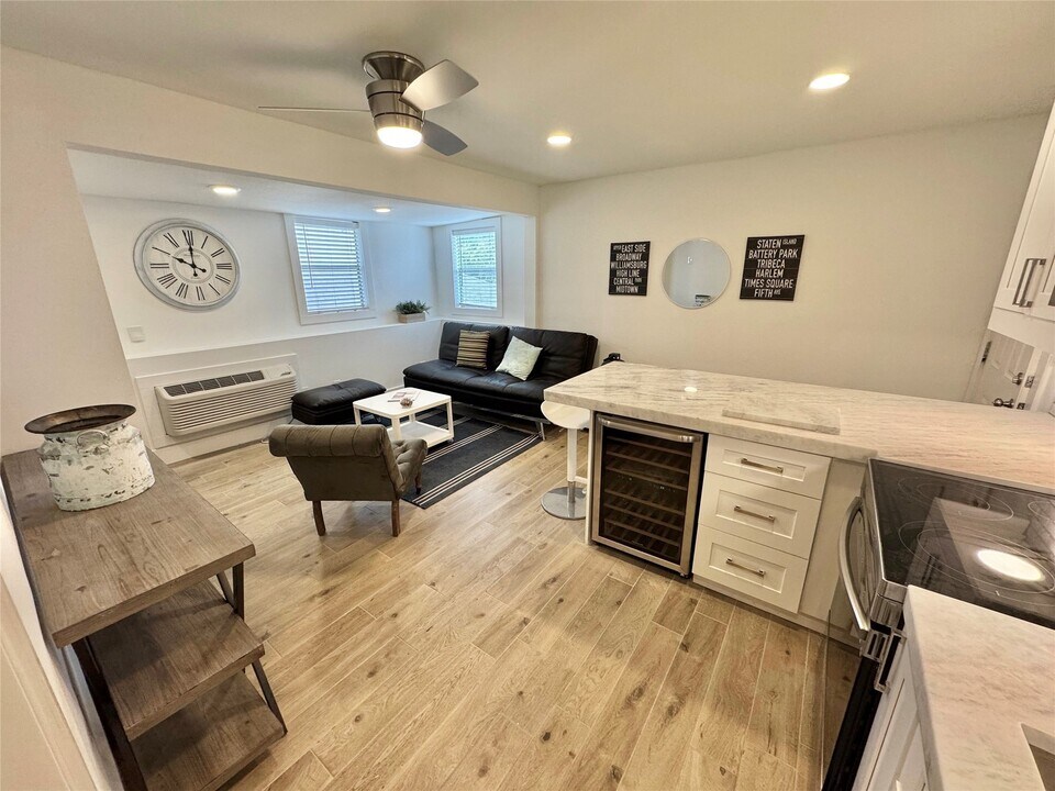 412 Pacific St in Houston, TX - Building Photo