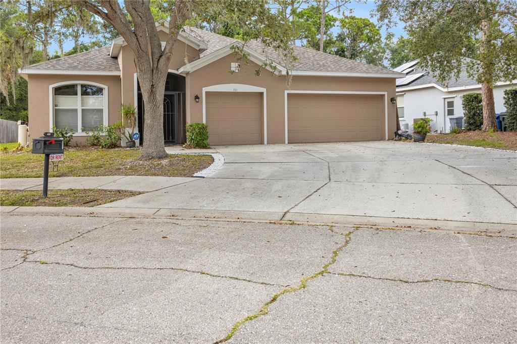 721 Stonecrest Dr in Sarasota, FL - Foto de edificio