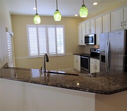 4012 Deberry Dr in Sarasota, FL - Building Photo - Building Photo