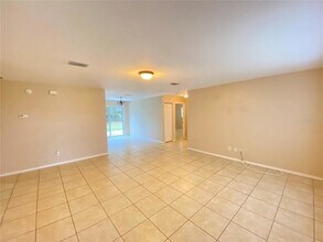 82 Dogwood Dr Cir in Ocala, FL - Foto de edificio - Building Photo