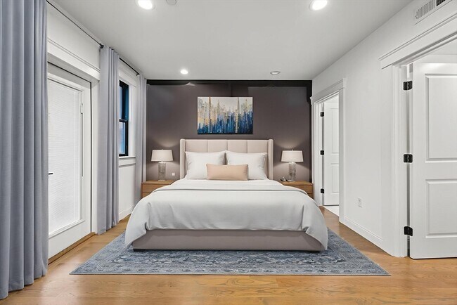 230 E Eagle St, Unit #1 in Boston, MA - Foto de edificio - Building Photo