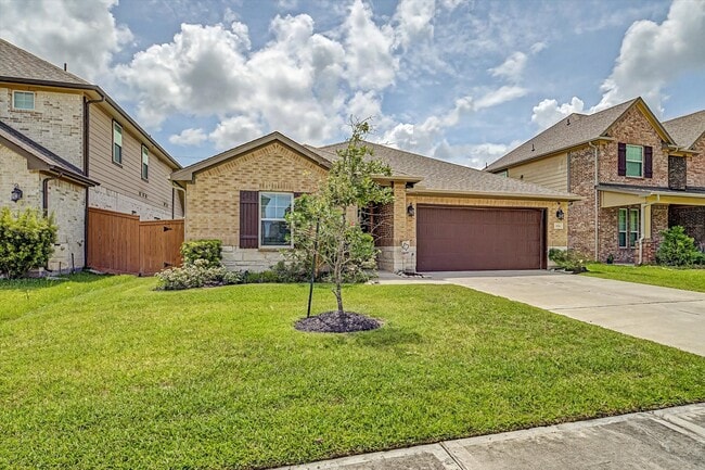 property at 10842 Clfs Vw Dr