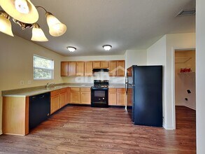 1236 Saticoy Ct in Franklin, IN - Building Photo - Building Photo