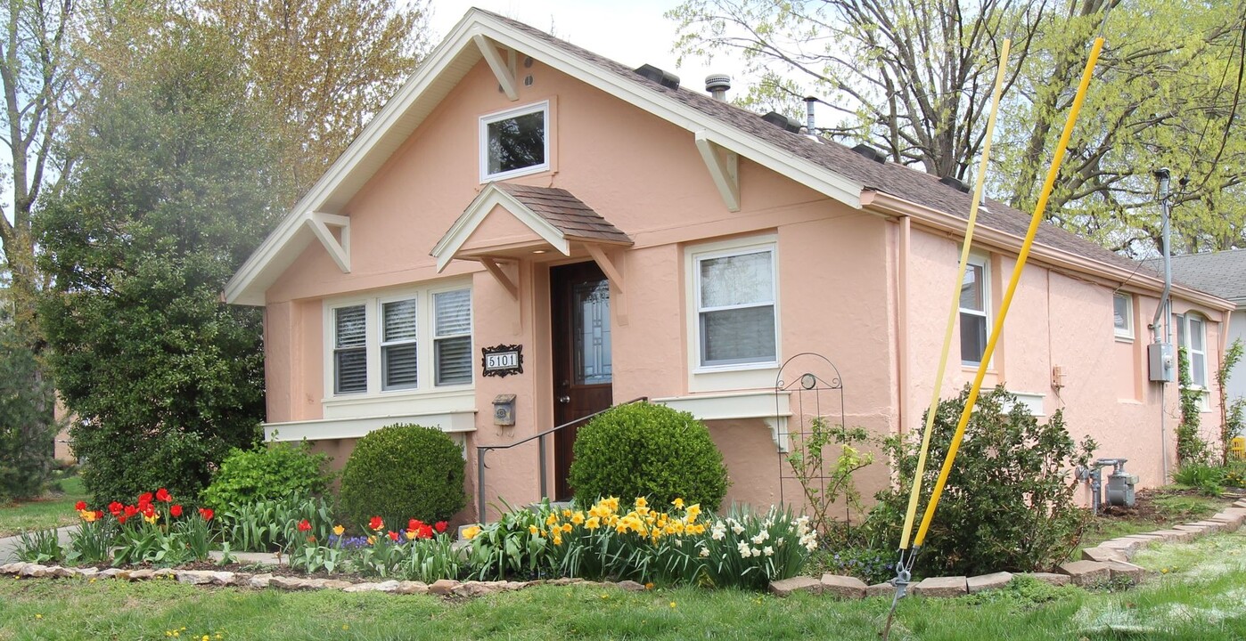 5101 Granada St in Fairway, KS - Building Photo