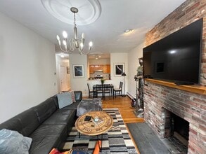 11 Worcester St, Unit 2 in Boston, MA - Foto de edificio - Building Photo