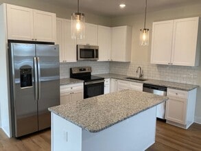 820 Nixon St in Wilmington, NC - Building Photo - Building Photo