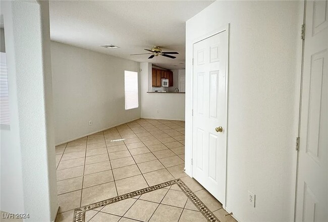 622 Port Talbot Ave in Las Vegas, NV - Building Photo - Building Photo