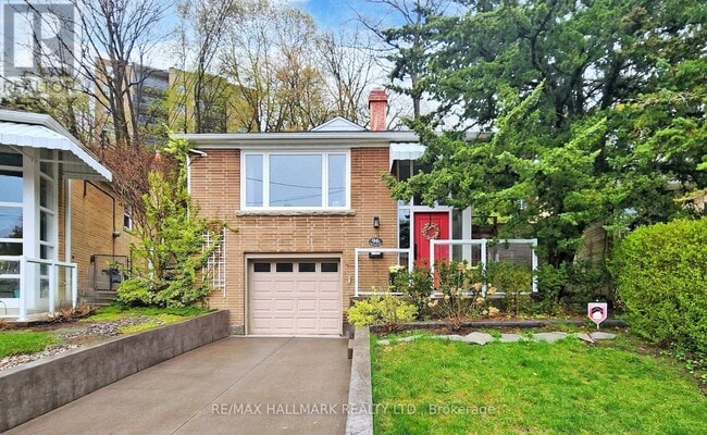 96 Glen Davis Crescent in Toronto, ON - Building Photo - Building Photo