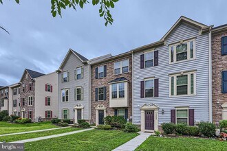 10411 Campbell Blvd in Baltimore, MD - Foto de edificio - Building Photo