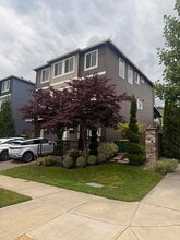 15557 SW Wren Ln in Beaverton, OR - Foto de edificio - Building Photo