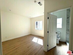 1220 W 25th St in Los Angeles, CA - Building Photo - Building Photo