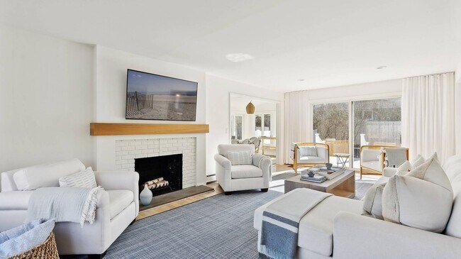 property at 635 Water Mill Towd Rd