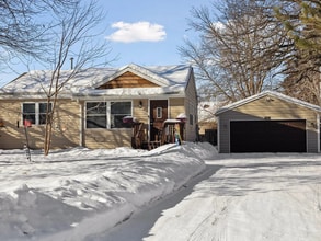 10012 Cottonwood St NW in Minneapolis, MN - Building Photo - Building Photo