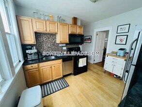 12 Silvey Pl, Unit 1 in Somerville, MA - Foto de edificio - Building Photo