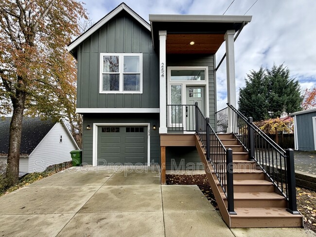 254 N 1st St in Saint Helens, OR - Building Photo - Building Photo