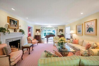 22 Bayside Dr in Great Neck, NY - Building Photo - Building Photo