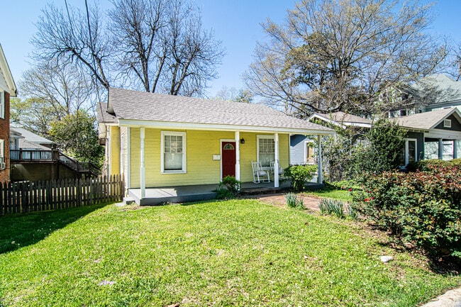 property at 809 N Congress St