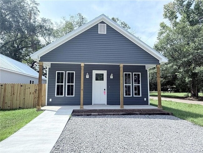 property at 305 E 34th Ave