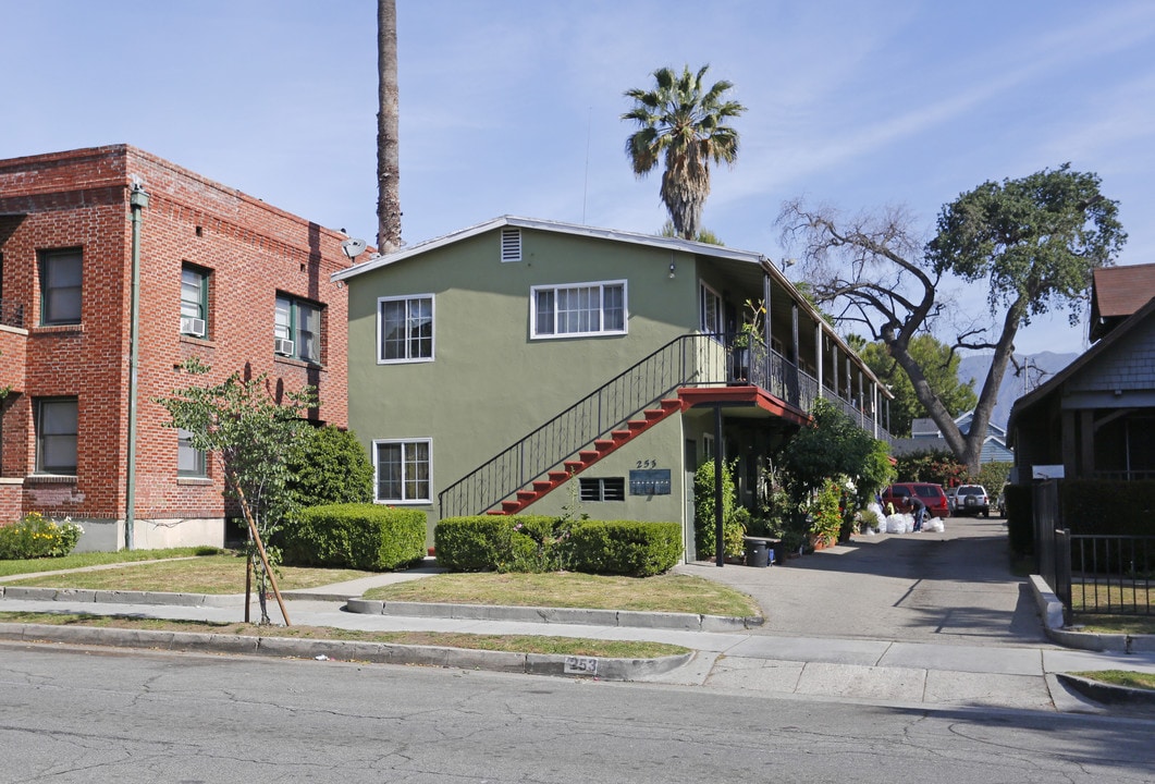 253 Villa St in Pasadena, CA - Foto de edificio