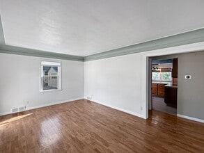 1118 Pine St in Grand Ledge, MI - Building Photo - Building Photo
