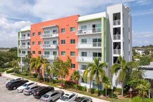 The Club at Crystal Lake in Deerfield Beach, FL - Building Photo