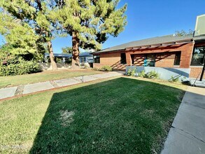 1520 W Berridge Ln in Phoenix, AZ - Building Photo - Building Photo