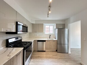 7621 N Sheridan Rd, Unit K2 in Chicago, IL - Building Photo - Building Photo