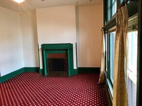 815 E Knapp St in Milwaukee, WI - Building Photo - Building Photo