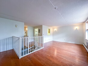 233 W 121st St, Unit 2 in New York, NY - Building Photo - Building Photo