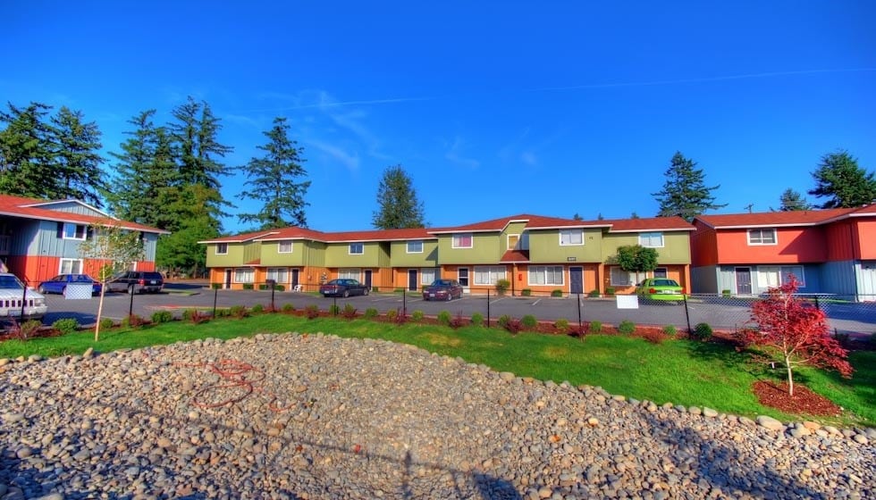 Southern Pines in Lakewood, WA - Foto de edificio