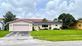 3521 NW 29th St in Lauderdale Lakes, FL - Building Photo